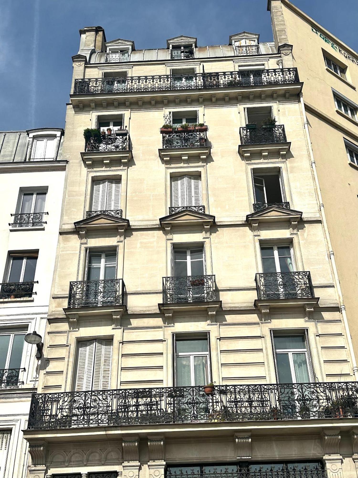 Homestay Rue La Fayette Paris